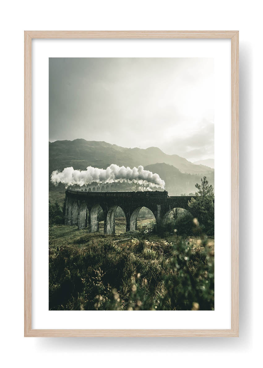 Dampfzug in den Bergen