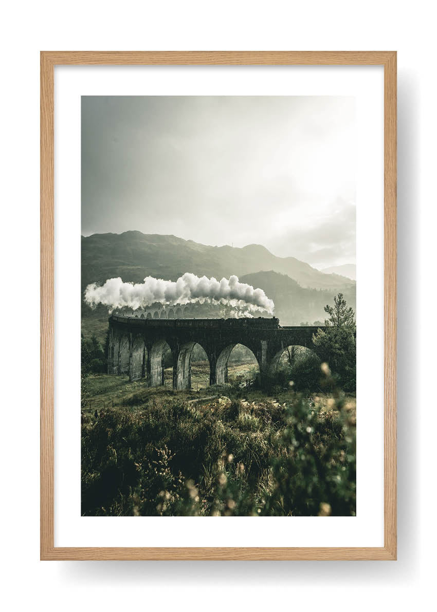 Dampfzug in den Bergen