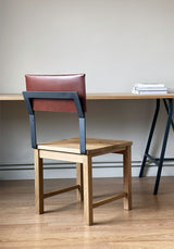 Stuhl aus Eichenholz, Eisen und Leder