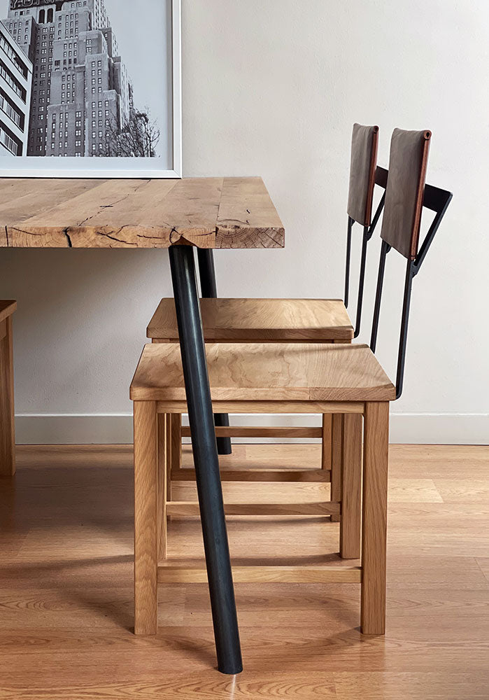 Stuhl aus Eichenholz, Eisen und Leder