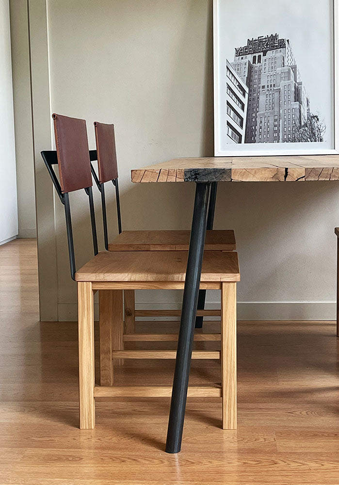 Stuhl aus Eichenholz, Eisen und Leder