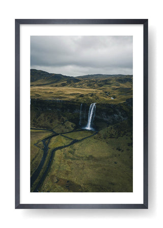Islanda natural waterfall
