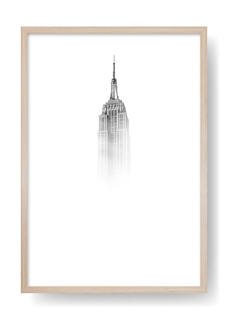 L'Empire State Building immerso nella nebbia