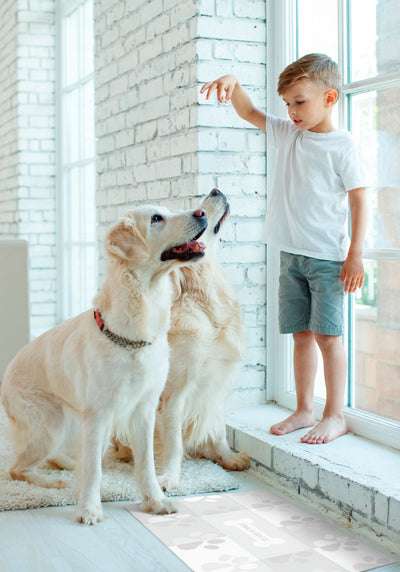 Paws White - Alfombrilla para perros personalizada